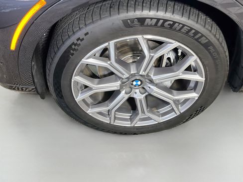 Used 2022 BMW X7 xDrive40i w/ Premium Package AWD/4WD image 14