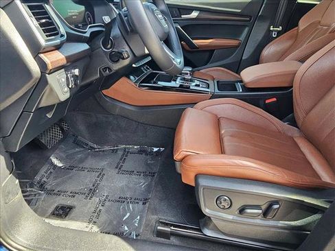 Used 2021 Audi Q5 Prestige w/ Prestige Package image 17