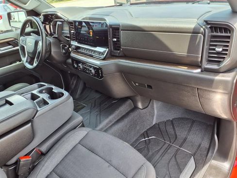 Used 2023 Chevrolet Silverado 1500 LT w/ Protection Package AWD/4WD image 11