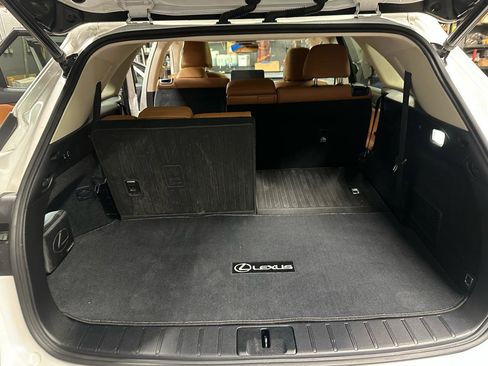 Used 2022 Lexus RX 350L Premium w/ Premium Package image 14