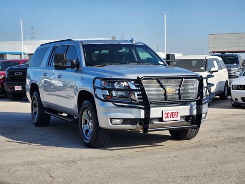 Used 2018 Chevrolet Suburban LT AWD/4WD image 3
