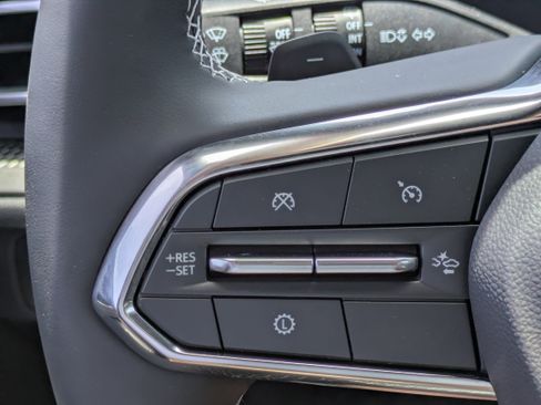New 2026 Chevrolet Traverse LT w/ Driver Confidence Package FWD image 19