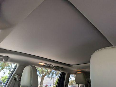Used 2018 Toyota Highlander Limited Platinum AWD/4WD image 17