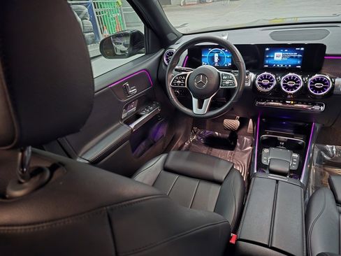 Used 2021 Mercedes-Benz GLB 250 image 33