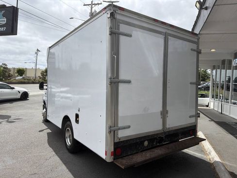Used 2013 Ford E-350 and Econoline 350 Super Duty RWD image 6