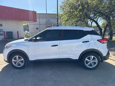 Used 2018 Nissan Kicks S w/ Exterior Package image 8