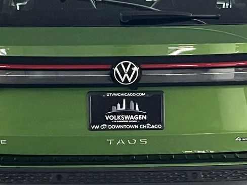 New 2025 Volkswagen Taos SE image 34