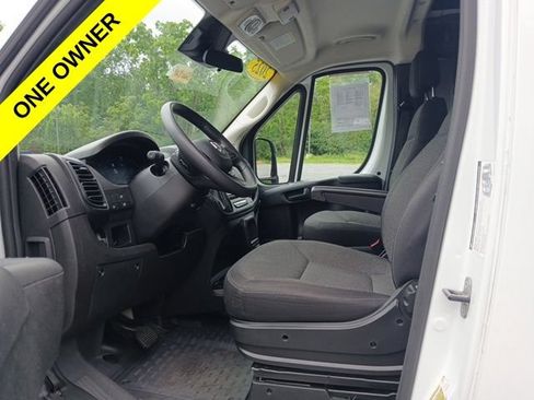 Used 2025 RAM ProMaster 2500 w/ U-Haul Equipment Group FWD image 12