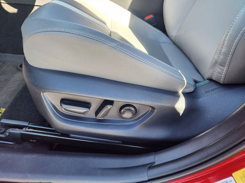 Used 2025 Toyota Camry SE image 23