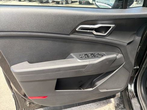 New 2026 Kia Sportage LX FWD image 16