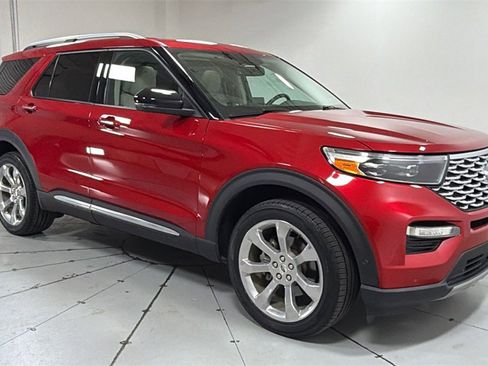 Used 2020 Ford Explorer Platinum w/ Premium Technology Package image 3