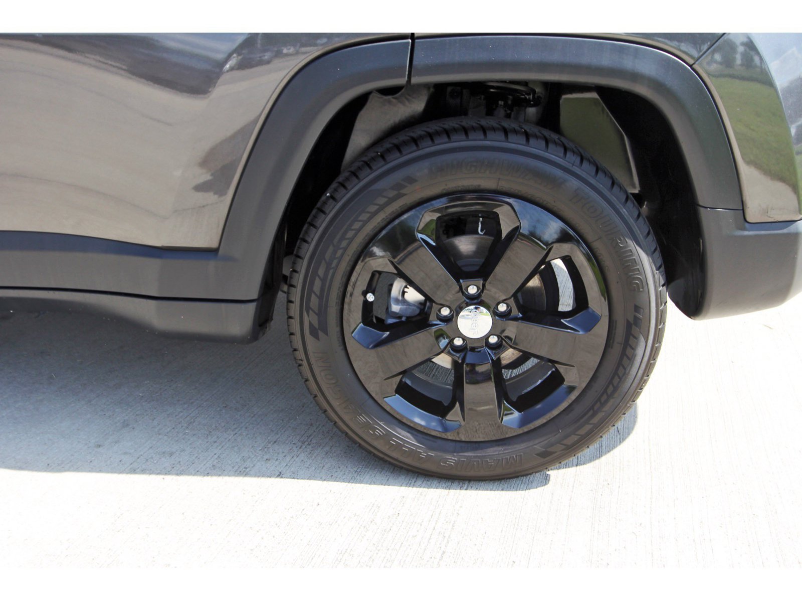 Used 2018 Jeep Compass Latitude w/ Popular Equipment Group FWD image 31