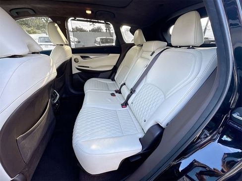 Used 2019 INFINITI QX50 Essential w/ Sensory Package image 27