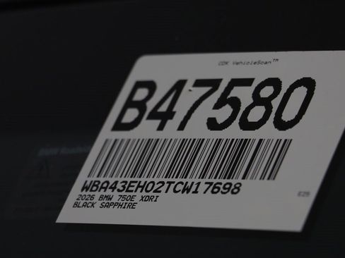 New 2026 BMW 750e xDrive w/ Executive Package image 28