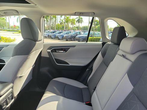 Certified 2025 Toyota RAV4 XLE w/ Convenience Package FWD image 15