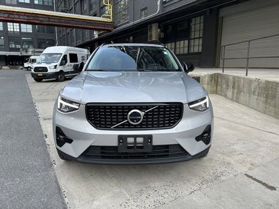 Used 2025 Volvo XC40 B5 Plus
