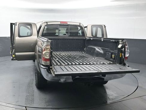 Used 2013 Toyota Tacoma 4x4 Access Cab V6 w/ TRD Off-Road Pkg image 39