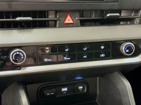 Used 2025 Kia Sportage LX image 23