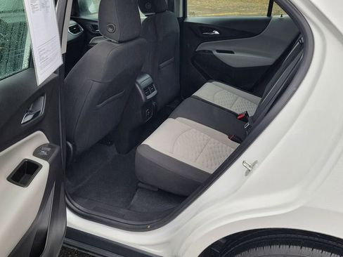 Used 2021 Chevrolet Equinox LS image 25