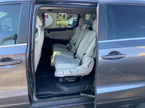 Used 2025 Honda Odyssey EX-L image 12