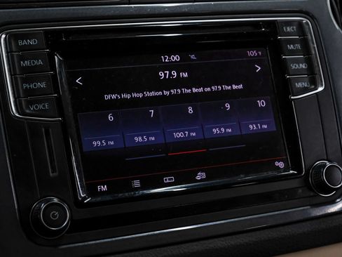 Used 2017 Volkswagen Tiguan S FWD image 30