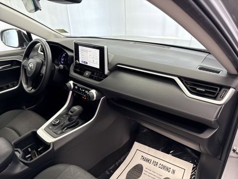 Used 2024 Toyota RAV4 XLE w/ Convenience Package image 14