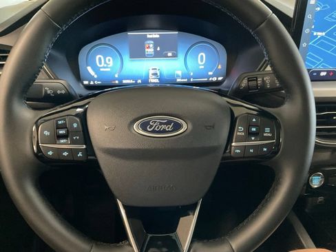 Used 2025 Ford Escape Platinum AWD/4WD image 12