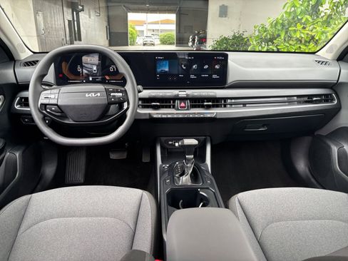 Used 2025 Kia K4 LXS FWD image 33