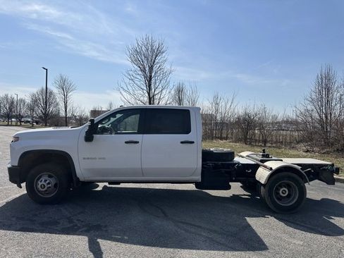 Used 2022 Chevrolet Silverado 3500 W/T w/ WT Convenience Package image 3