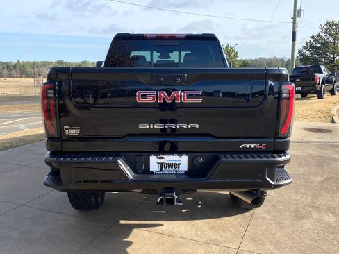 Used 2025 GMC Sierra 2500 AT4 w/ AT4 Preferred Package image 5