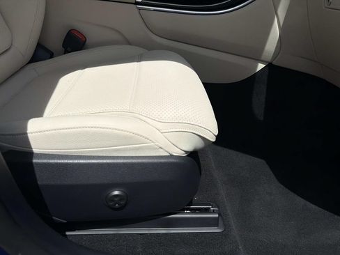 Used 2026 Mercedes-Benz GLC 300 image 12