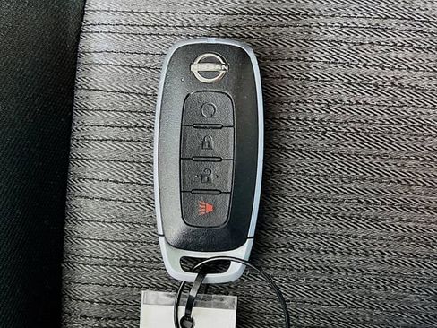 Used 2023 Nissan Rogue SV AWD/4WD image 13