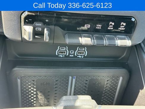 New 2025 RAM 2500 Big Horn AWD/4WD image 28