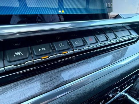 Used 2023 Chevrolet Silverado 1500 LTZ w/ LTZ Premium Package image 27