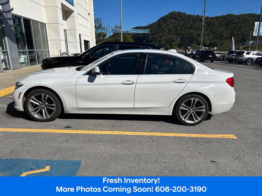Used 2018 BMW 330i xDrive Sedan AWD/4WD image 2