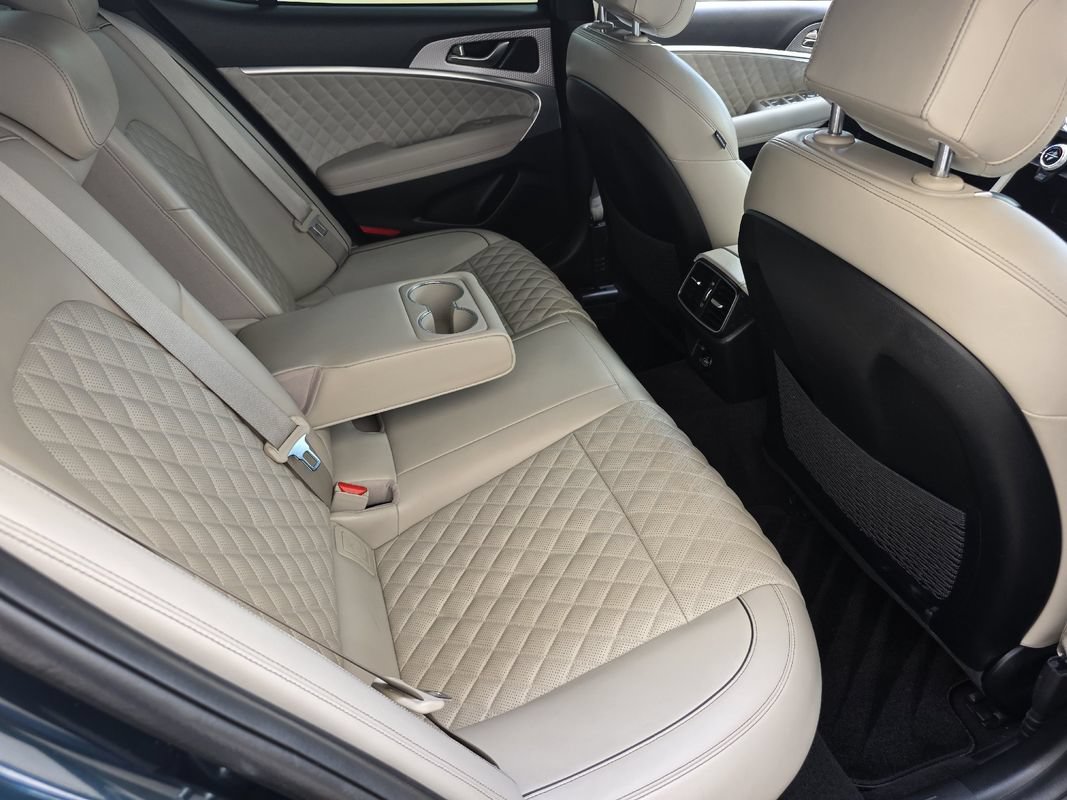 Used 2023 Genesis G70 3.3T w/ Sport Prestige Package RWD image 27