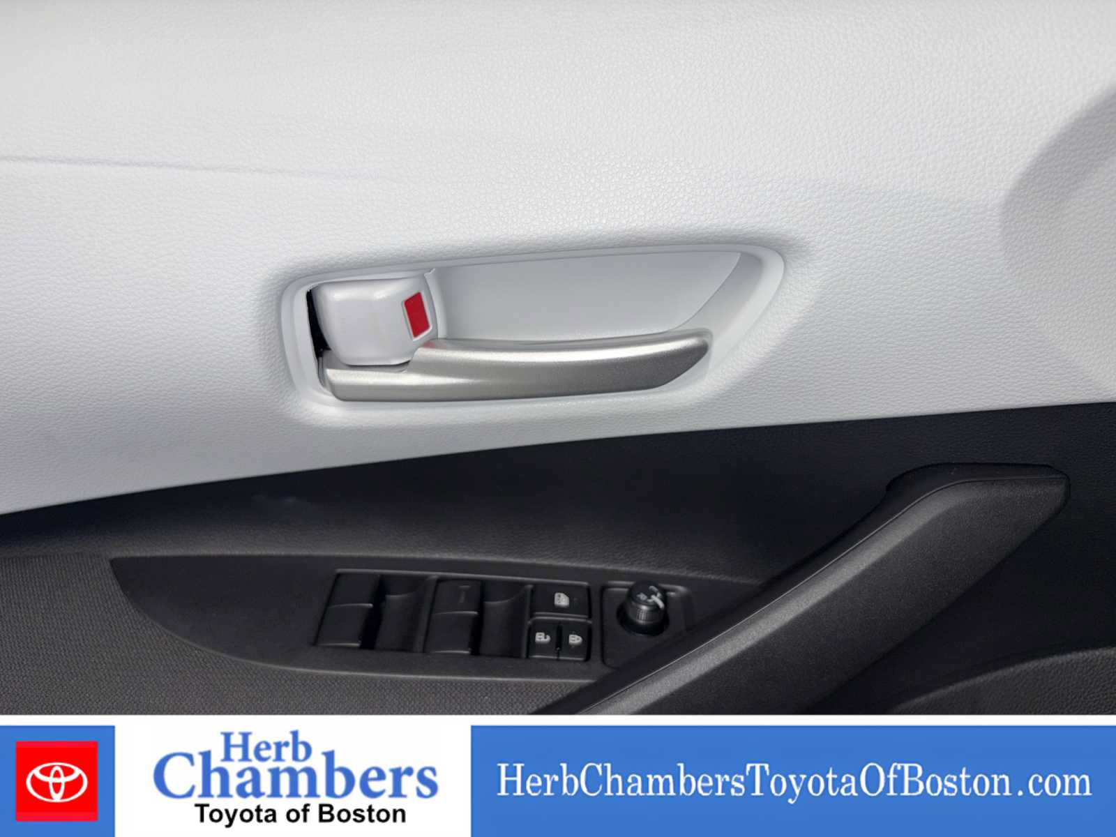 Used 2026 Toyota Corolla SE FWD image 13