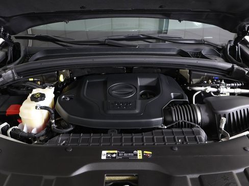 Used 2022 Jeep Grand Cherokee Overland w/ Luxury Tech Group IV image 27