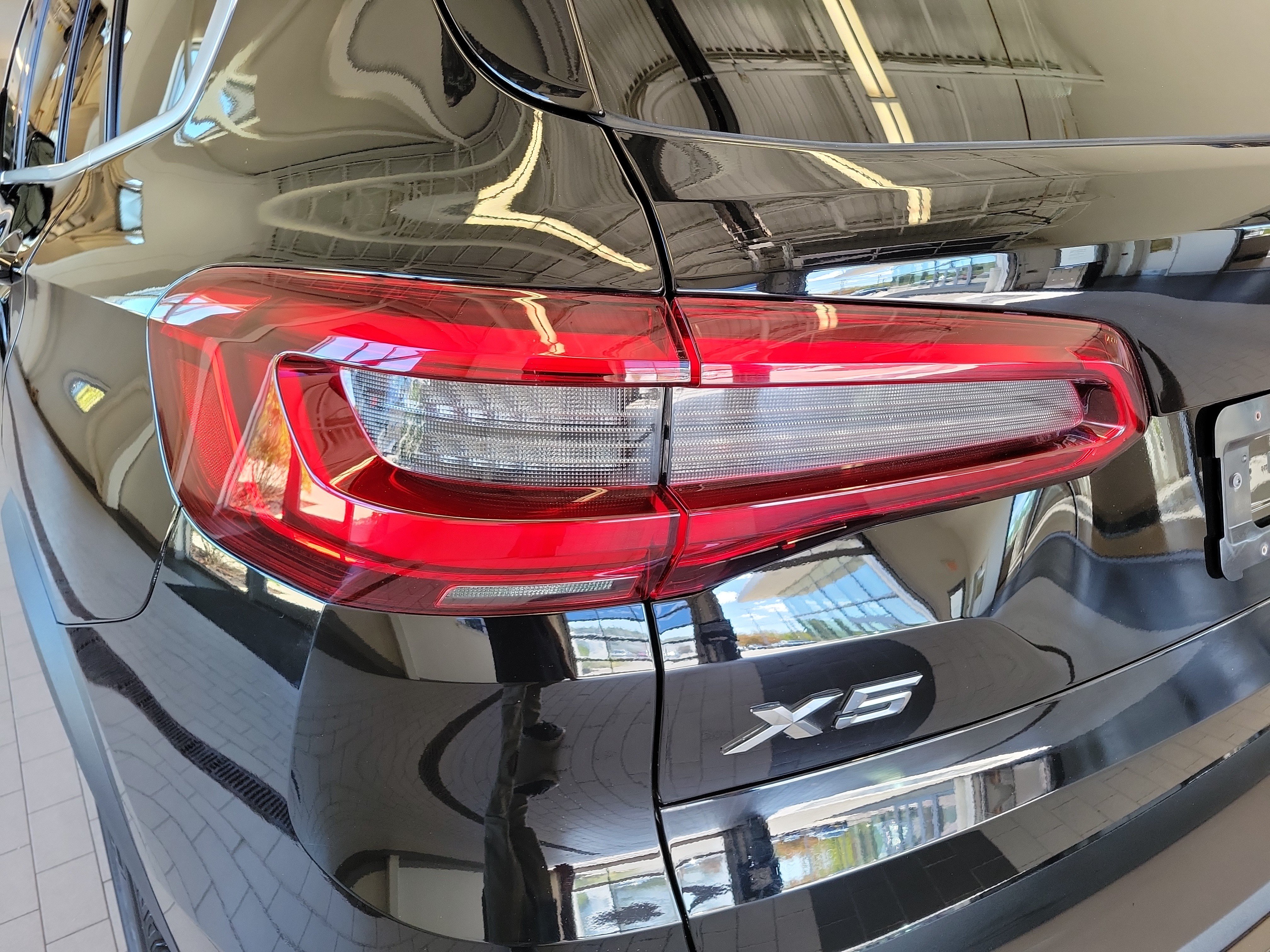 Used 2019 BMW X5 xDrive40i w/ Convenience Package AWD/4WD image 11