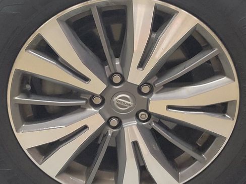 Used 2020 Nissan Pathfinder SV FWD image 31