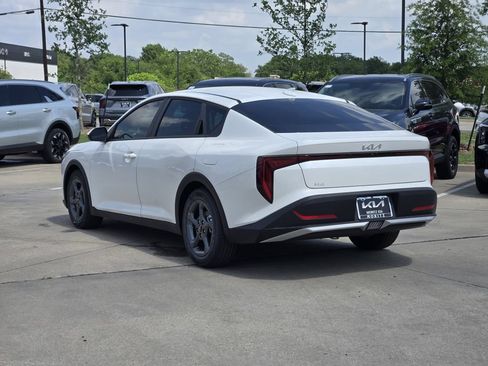 New 2026 Kia K4 FWD image 3
