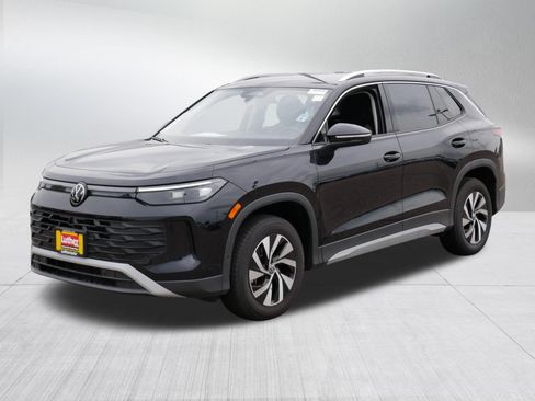 Certified 2025 Volkswagen Tiguan S AWD/4WD image 3