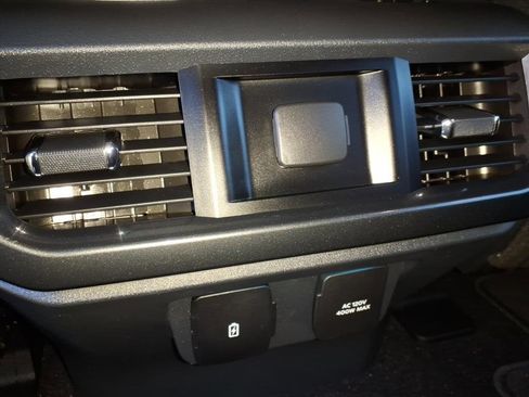 Used 2022 Ford F150 XLT w/ Equipment Group 302A High image 16