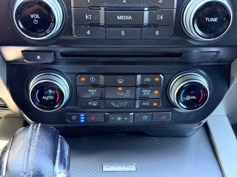 Used 2015 Ford F150 Lariat w/ Equipment Group 502A Luxury AWD/4WD image 51