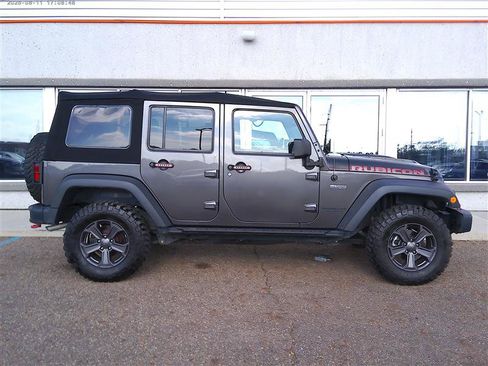 Used 2017 Jeep Wrangler Unlimited Rubicon AWD/4WD image 4