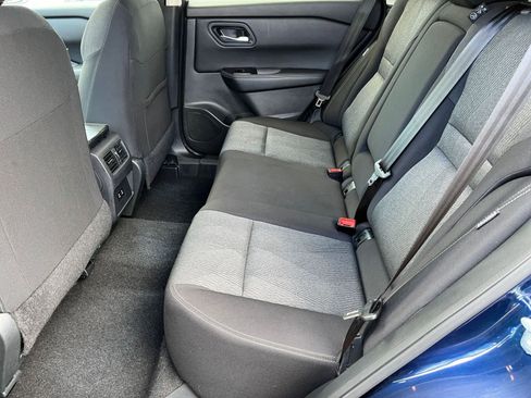 Used 2025 Nissan Rogue SV image 27