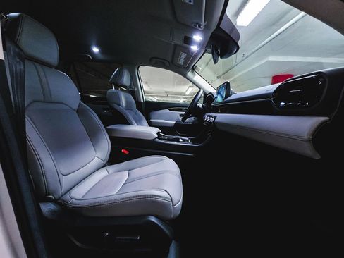 Used 2025 Honda Pilot EX-L image 31