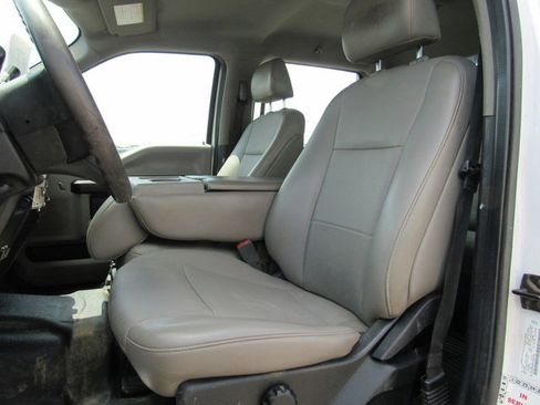 Used 2020 Ford F550 2WD Crew Cab Super Duty image 31