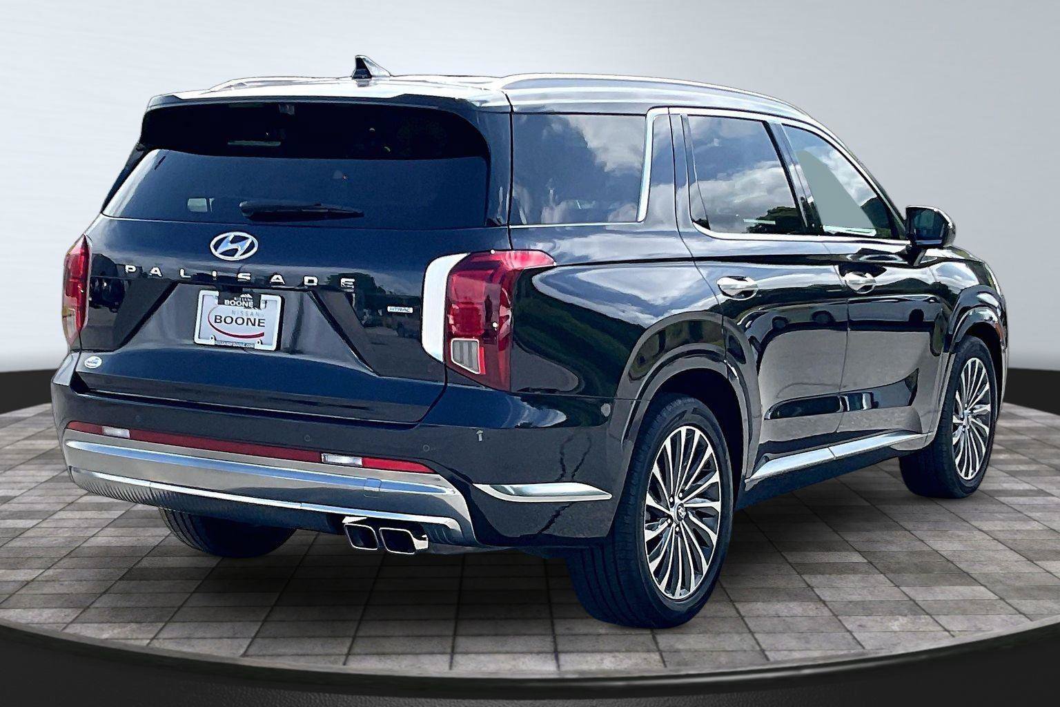 Used 2024 Hyundai Palisade Calligraphy AWD/4WD image 13