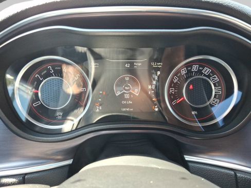 Used 2016 Dodge Challenger SXT RWD image 7